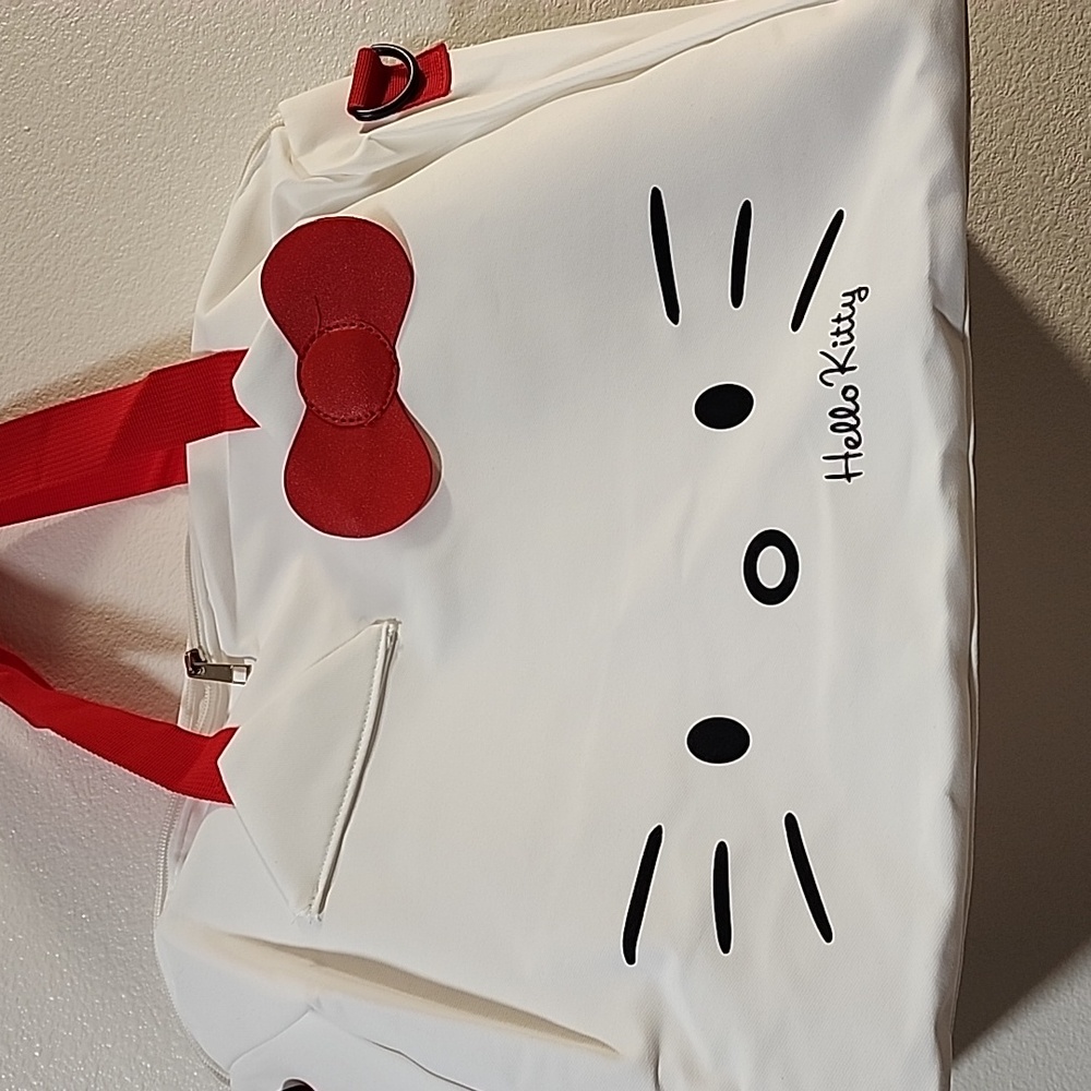 NIP Hello Kitty Travel Bag - Picture 1 of 4